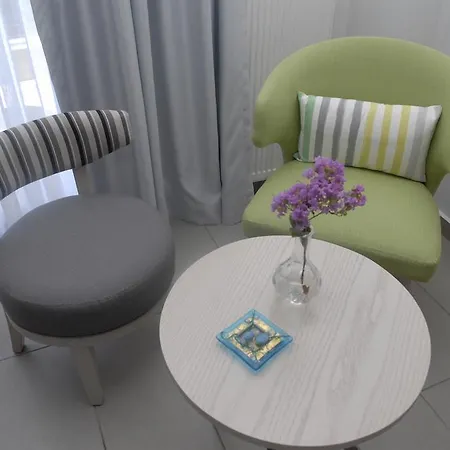 Lion Port سالونيك